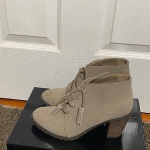 Neutral boots